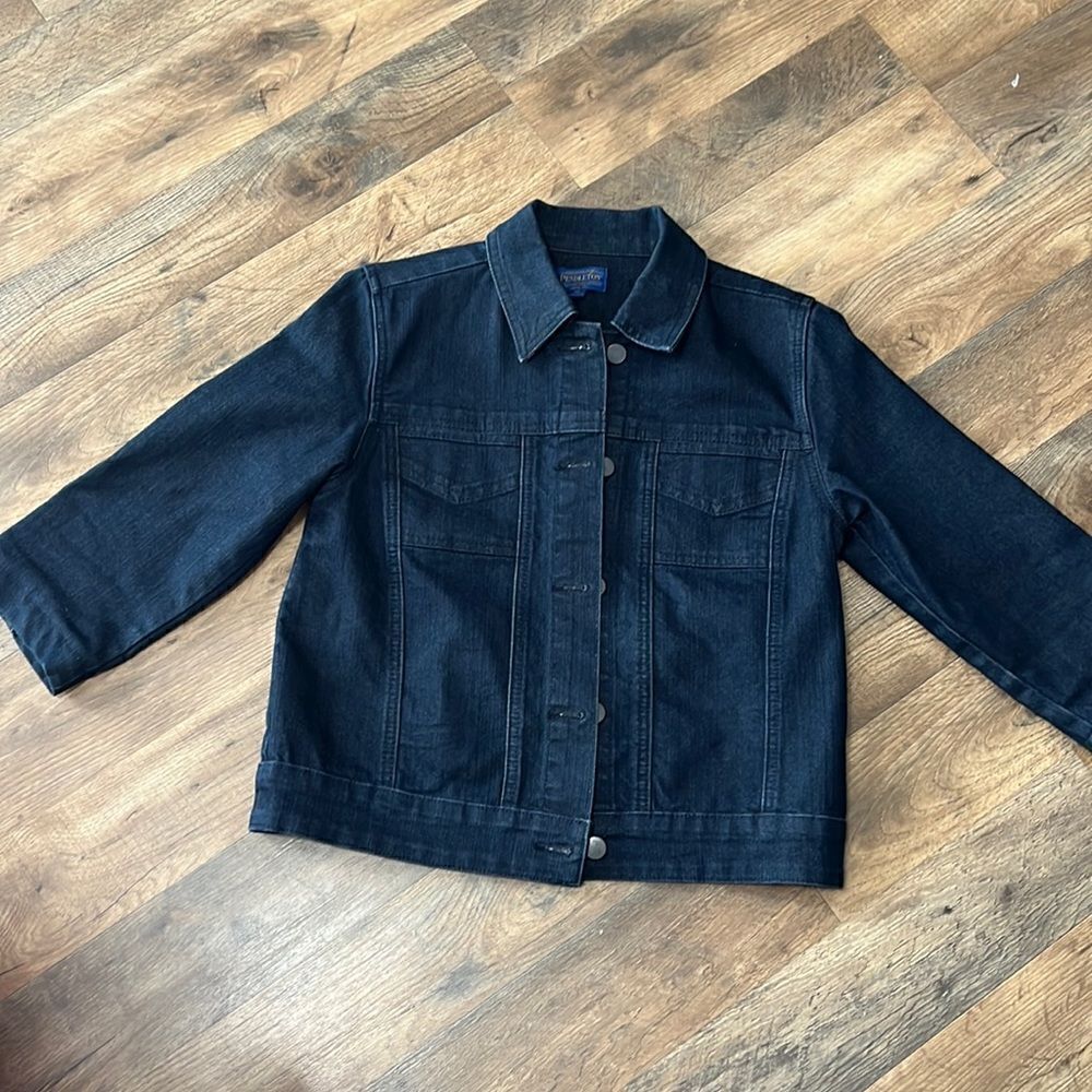 Pendleton dark wash jean jacket size extra small